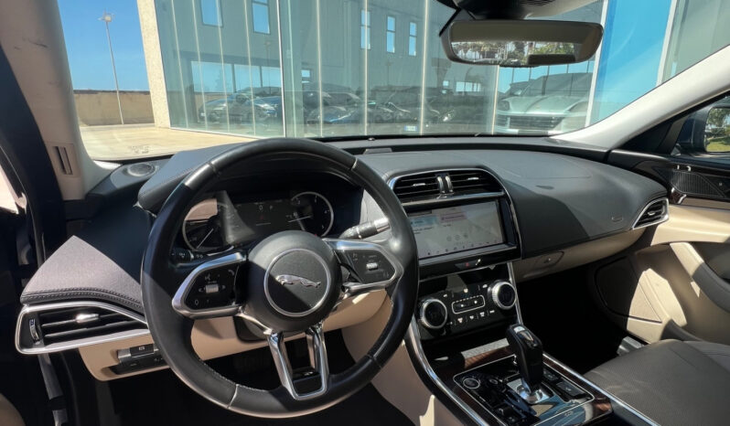 Jaguar XE 2.0 D 180 CV aut. S OFFERTA T-STOCK PREZZO IMPERDIBILE pieno