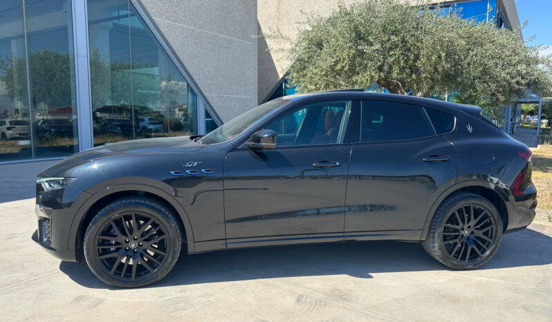 Maserati Levante GT 330cv Anticipo €19.900 noleggio no scoring pieno