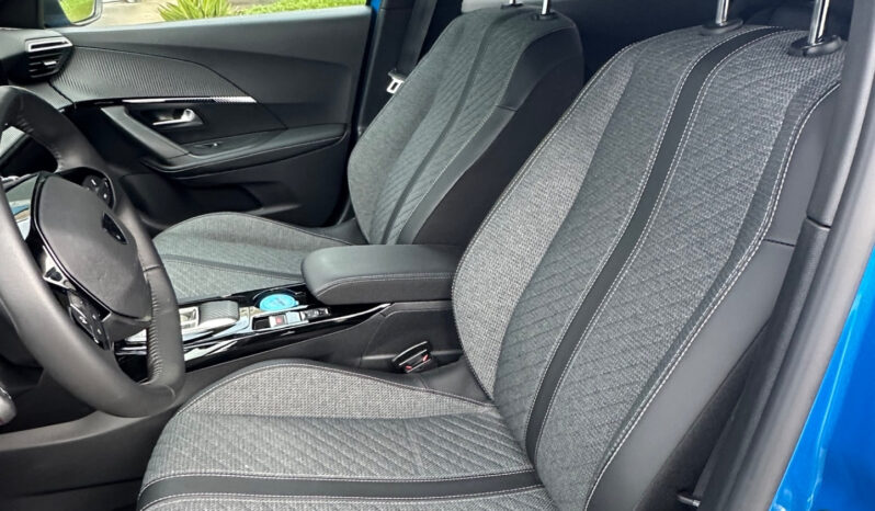 Peugeot 2008 PureTech 130 S&S EAT8 Allure pieno