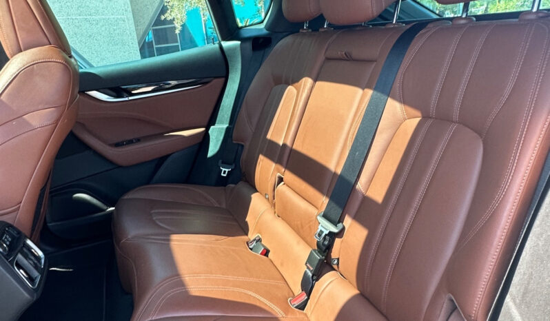 Maserati Levante GT 330cv Anticipo €19.900 noleggio no scoring pieno