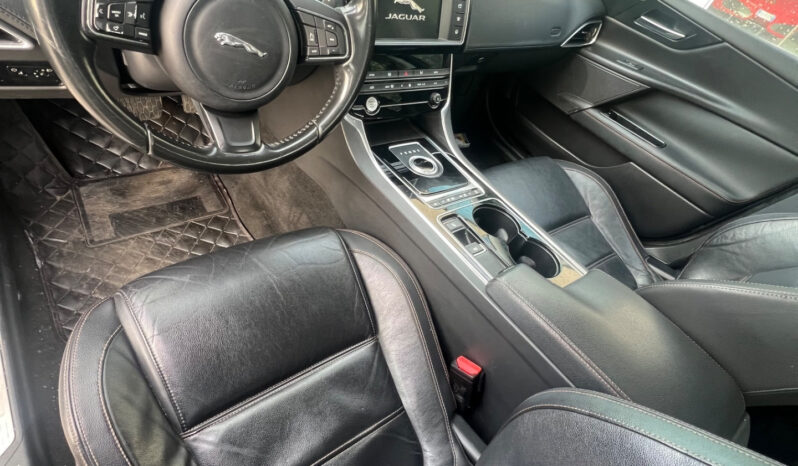 Jaguar XE 2.0 D Turbo 180CV aut. Prestige Business Edition pieno