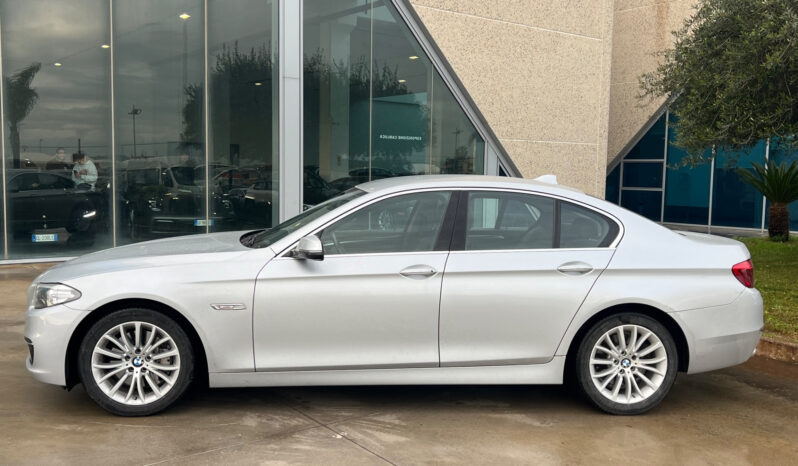 Bmw 525d Luxury pieno
