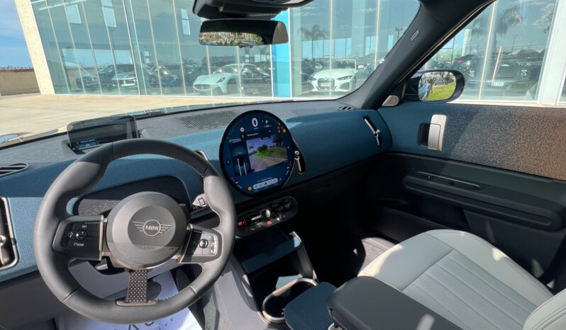 Mini Cooper D Countryman Favoured Possibilià noleggio no scoring pieno