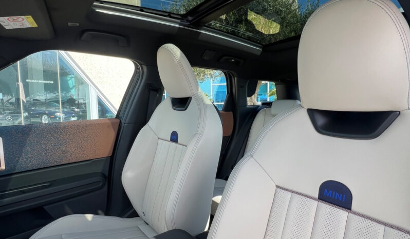 Mini Cooper D Countryman Favoured Possibilià noleggio no scoring pieno