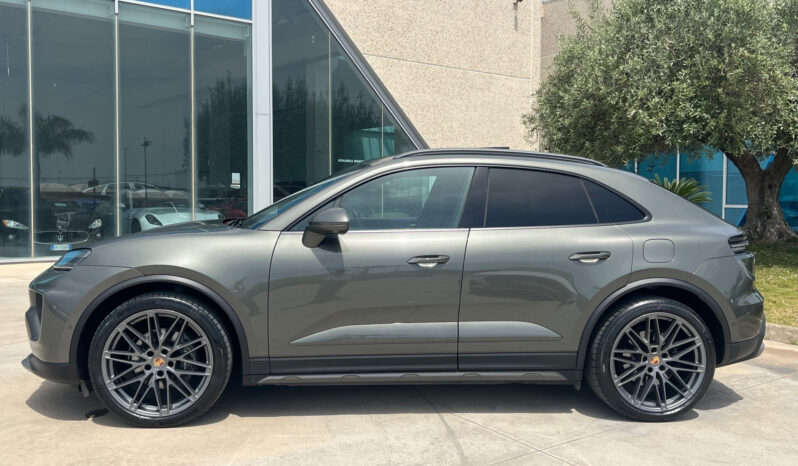 Porsche Macan EV 4 – possibilità noleggio no scoring pieno