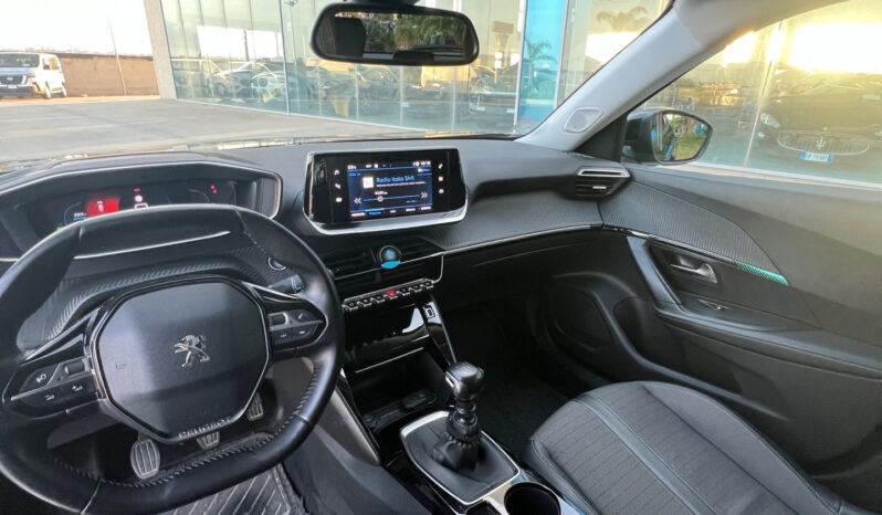 Peugeot 2008 PureTech 130CV S&S Allure Pack pieno