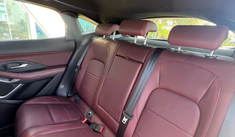 Jaguar E-Pace 2.0D I4 163 CV AWD R-Dynamic SE – ANTICIPO €8.800 noleggio no scoring pieno