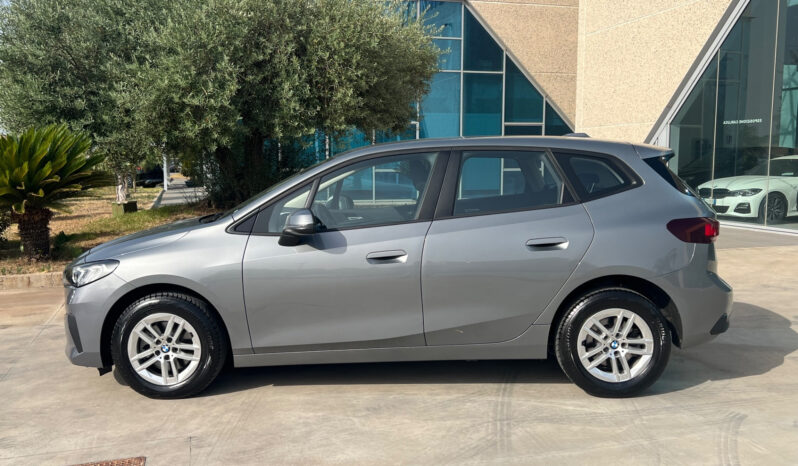 Bmw 218d Active Tourer pieno