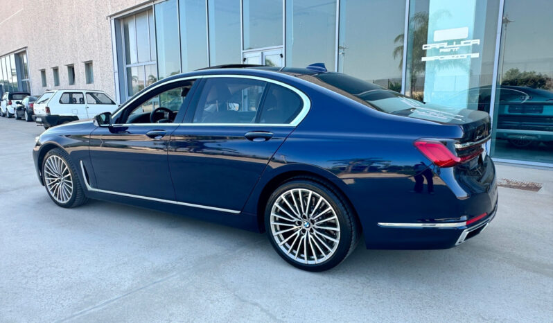 BMW Serie 7 750i xDrive 4.4 V8 Benzina 530 CV pieno