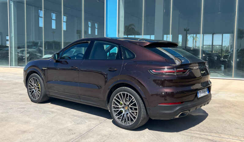 Porsche Cayenne Coupé 3.0 V6 E-Hybrid 340CV pieno