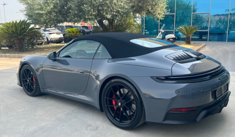 Porsche 911 Carrera 4 GTS Cabriolet – possibilità noleggio no scoring pieno
