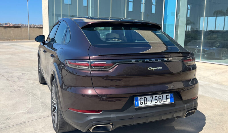 Porsche Cayenne Coupé 3.0 V6 E-Hybrid 340CV pieno