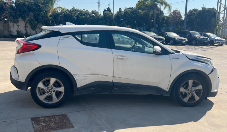 Toyota C-HR 1.8 Hybrid E-CVT Business – RISERVATA A OPERATORI DEL SETTORE – AUTO INCIDENTATA pieno