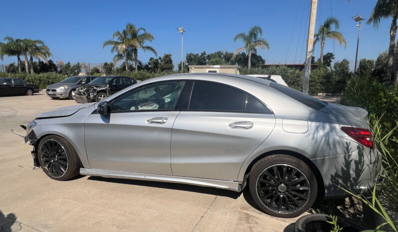 Mercedes-benz CLA 200d Premium – AUTO INCIDENTATA pieno