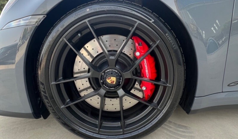 Porsche 911 Carrera 4 GTS Cabriolet – possibilità noleggio no scoring pieno