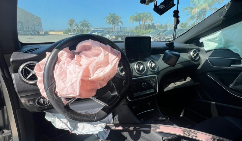 Mercedes-benz CLA 200d Premium – AUTO INCIDENTATA pieno