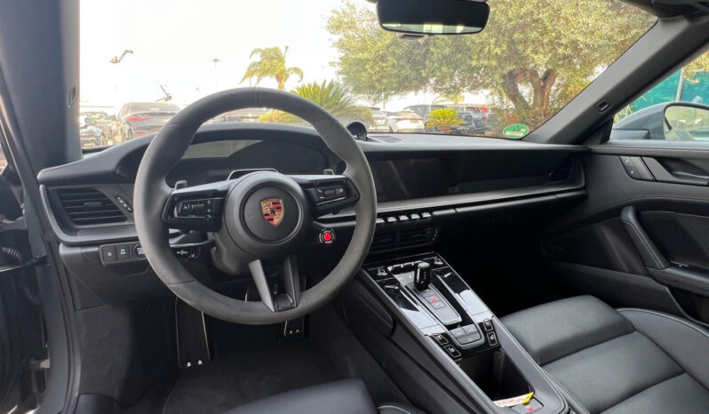Porsche 911 Carrera 4 GTS Cabriolet – possibilità noleggio no scoring pieno