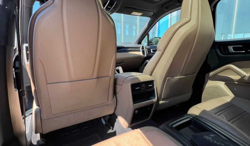 Porsche Cayenne Coupé 3.0 V6 E-Hybrid 340CV pieno