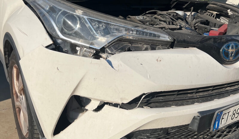 Toyota C-HR 1.8 Hybrid E-CVT Business – RISERVATA A OPERATORI DEL SETTORE – AUTO INCIDENTATA pieno