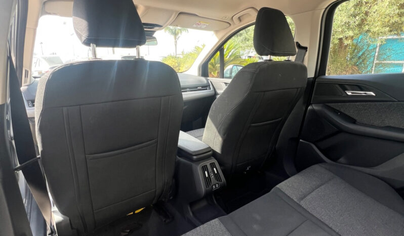 Bmw 218d Active Tourer pieno