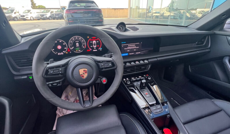 Porsche 911 Carrera 4 GTS Cabriolet – possibilità noleggio no scoring pieno