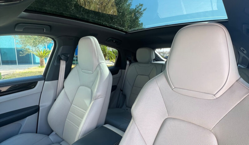 Porsche Cayenne Coupé 3.0 V6 – possibilità noleggio no scoring pieno